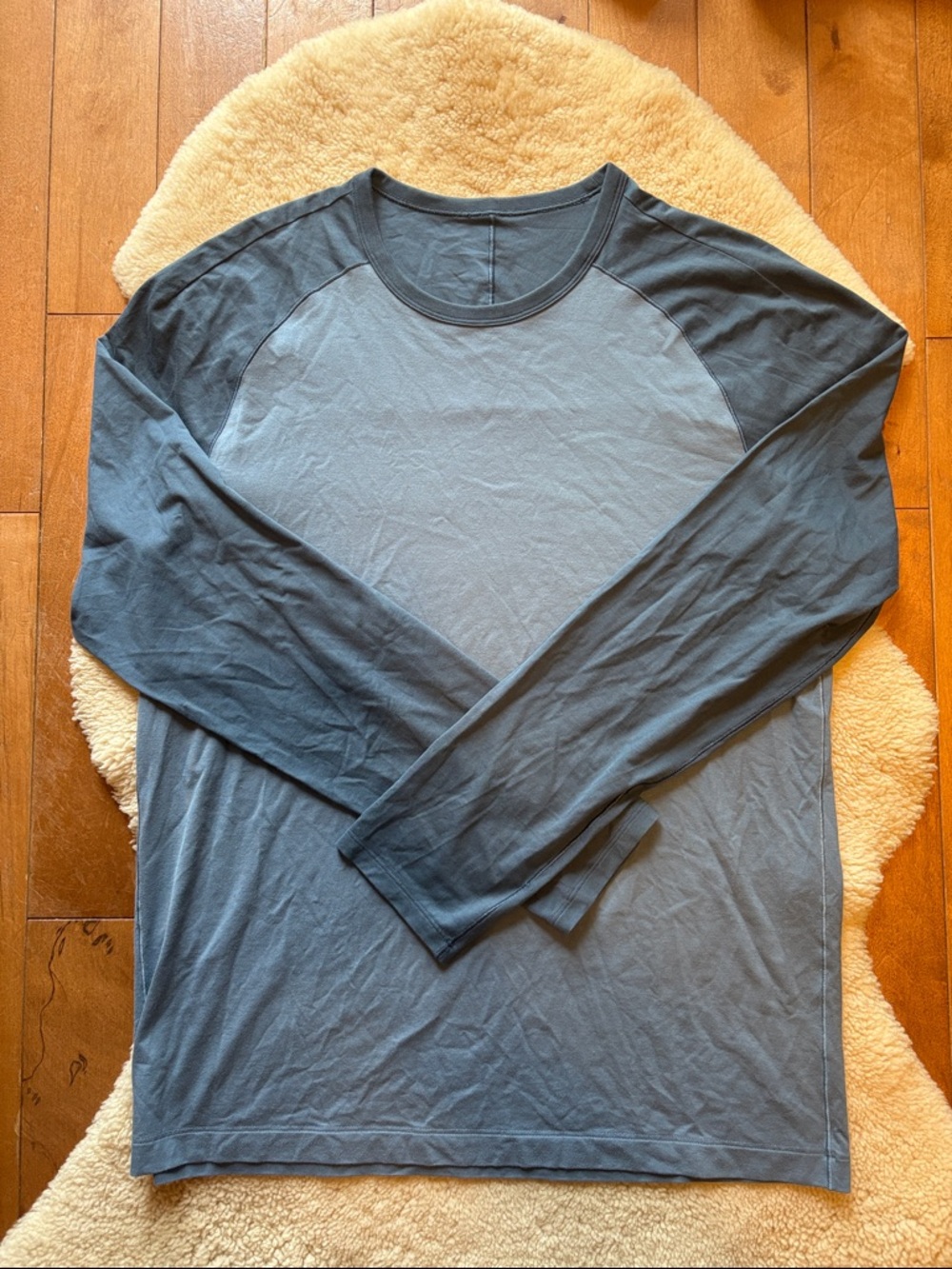 Men's Lululemon baseball style Raglan Long Sleeve Tee